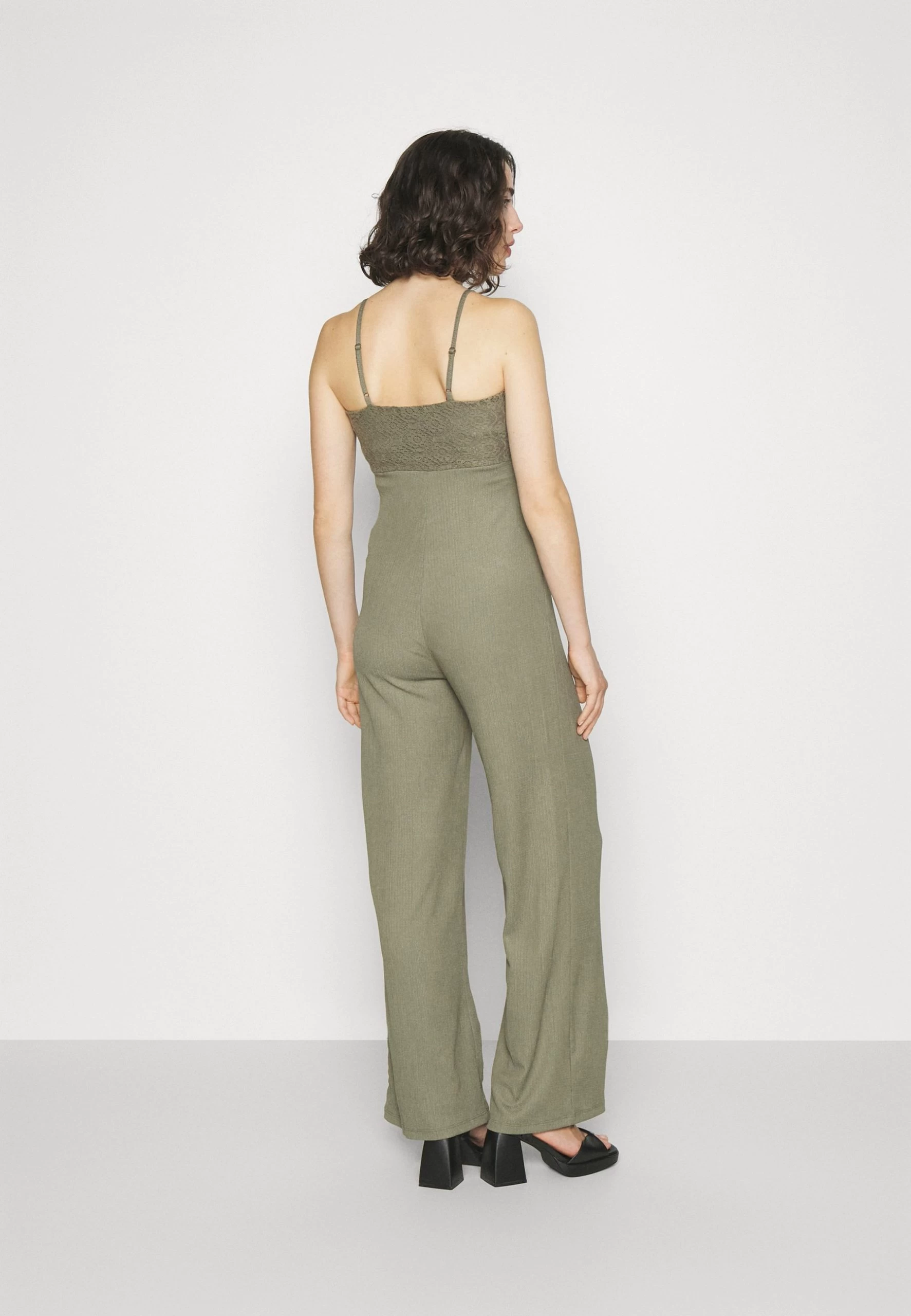 Jumpsuit - Olive 5 Jumpsuit - Olive - Bilde 3