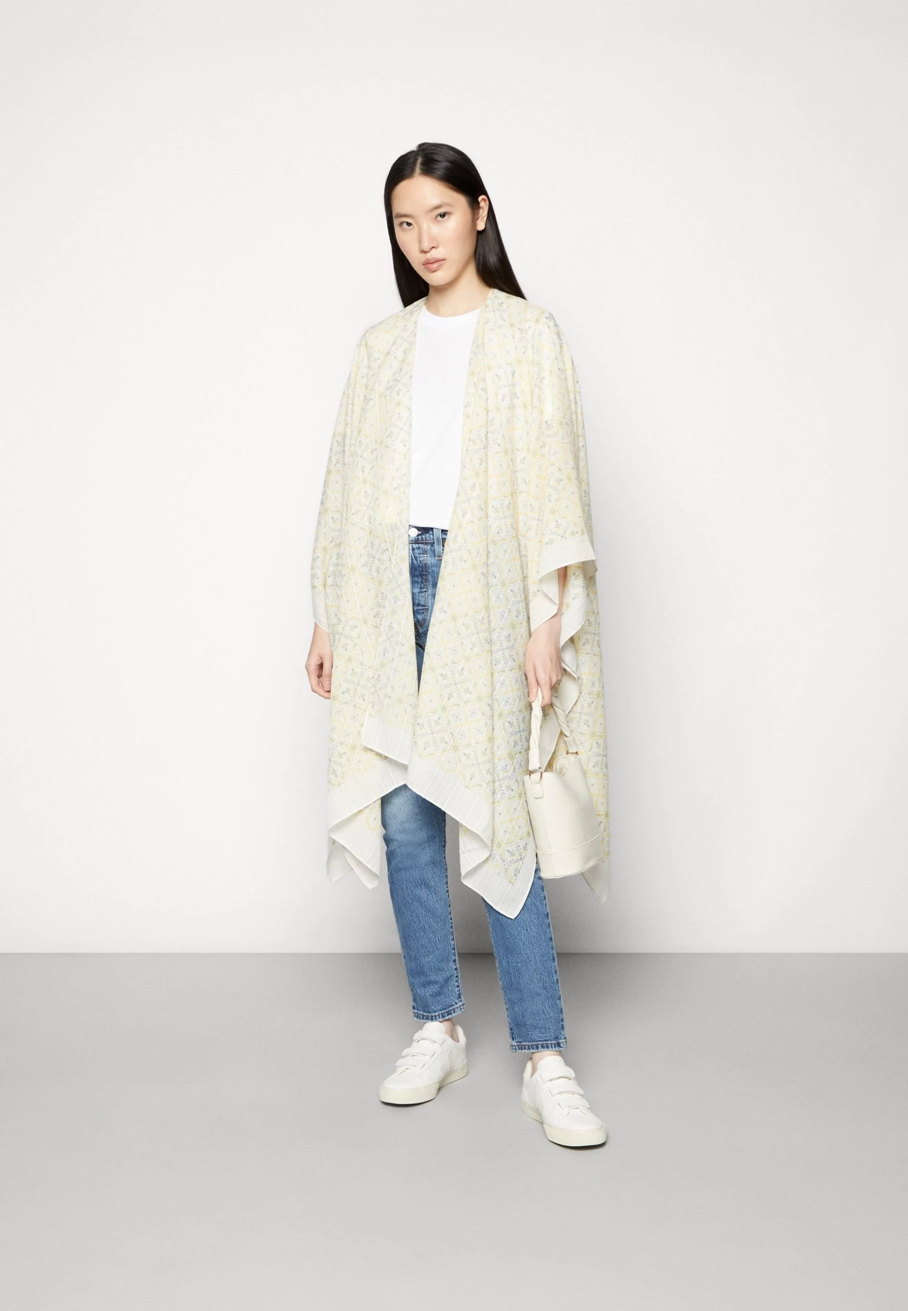 Anna Field Cape - Yellow 4 Anna Field Cape - Yellow - Bilde 2