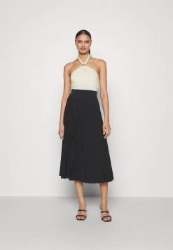 Anna Field -Anna Field 0c5c702bb10a47ac8b06dff7a76ca908