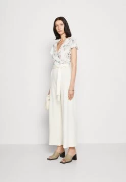 Anna Field -Anna Field 8b36ffb40c054affa7dddeef6d5a9a3e